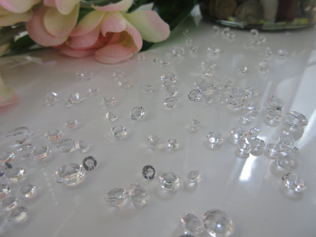 3000 Mixed Size (4.5mm, 6mm, 8mm) Clear Acrylic Diamond Gems, Vase Fillers Table Scatters