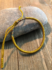 Lucky Knot Bracelet, Tibetan Buddhist Lucky Knots Bracelet Gold/Colorful represents: Success, achievement and triumph