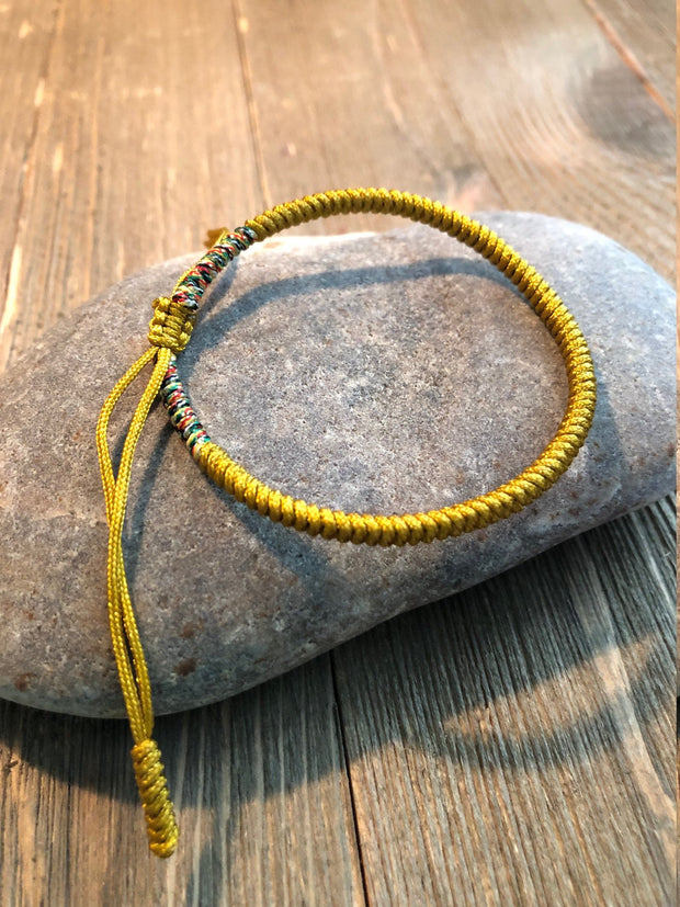 Lucky Knot Bracelet, Tibetan Buddhist Lucky Knots Bracelet Gold/Colorful represents: Success, achievement and triumph
